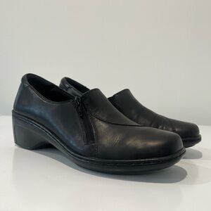 Clarks Trekk Black Leather Slip on loafers